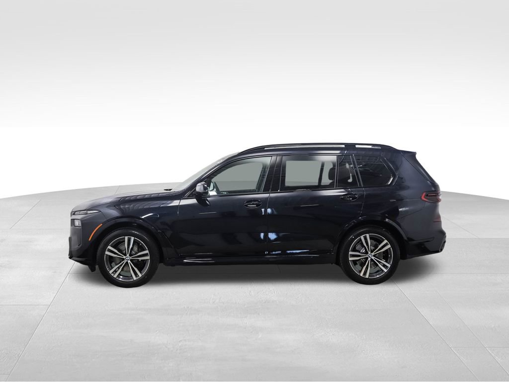 Used 2025 BMW X7 xDrive40i w/ Executive Package image 2