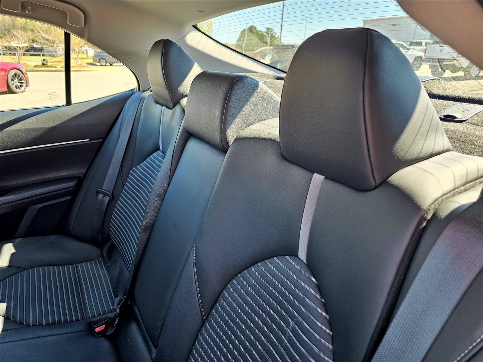 Used 2020 Toyota Camry SE FWD image 32