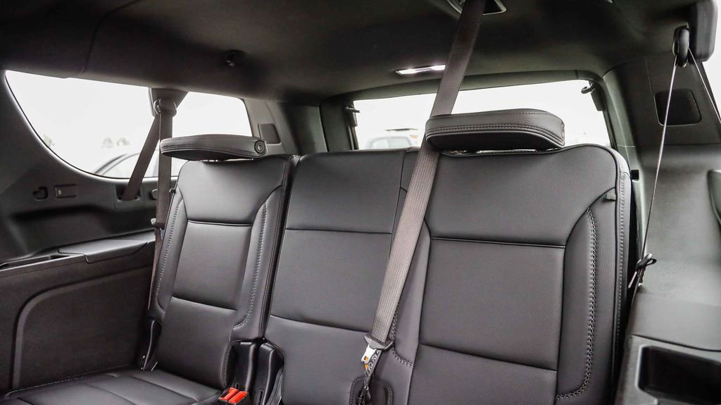 Used 2025 GMC Yukon XL Denali AWD/4WD image 23