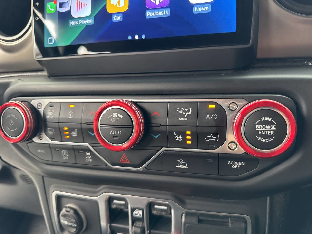 Used 2021 Jeep Gladiator Sport image 25
