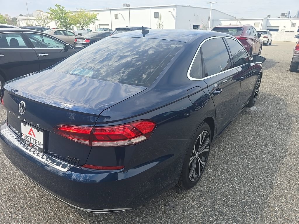 Used 2022 Volkswagen Passat 2.0T SE image 5