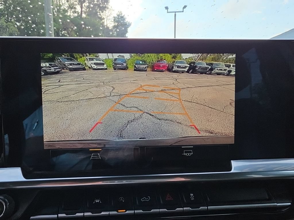 Certified 2022 Chevrolet Silverado 1500 LT AWD/4WD image 16
