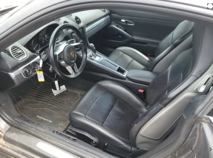 Used 2021 Porsche 718 Cayman RWD image 3