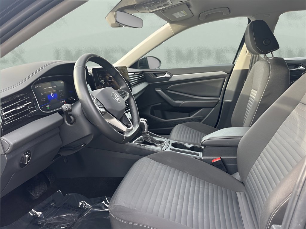 Used 2025 Volkswagen Jetta S image 9