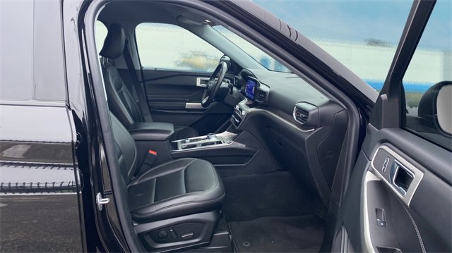 Used 2022 Ford Explorer XLT w/ Equipment Group 202A image 13