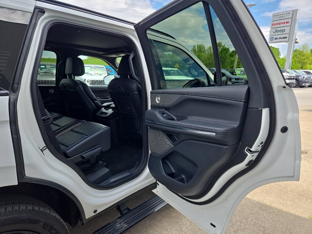 Used 2025 Lincoln Navigator Reserve w/ Jet Appearance Package AWD/4WD image 87