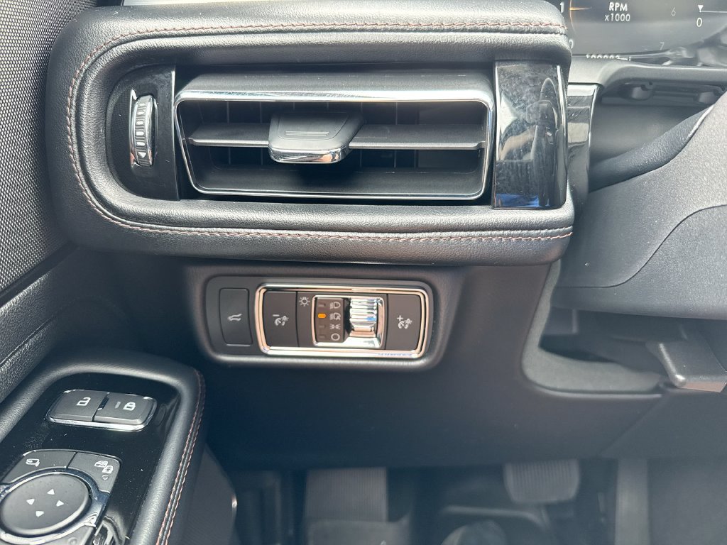Used 2023 Lincoln Aviator AWD w/ Premium Package image 18