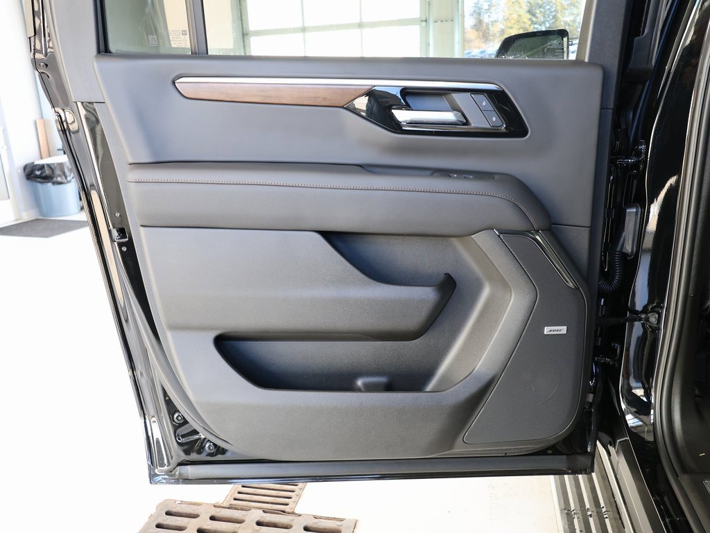 New 2025 Chevrolet Suburban High Country image 27