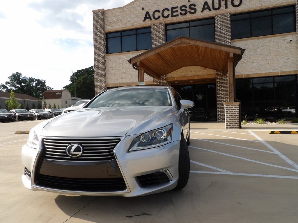 Used 2014 Lexus LS 460 Luxury w/ Comfort Package image 40