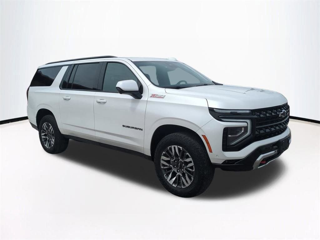 Used 2025 Chevrolet Suburban Z71 AWD/4WD image 2