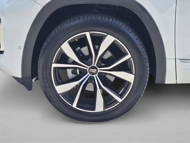 Used 2024 Volkswagen Atlas SEL Premium R-Line AWD/4WD image 24