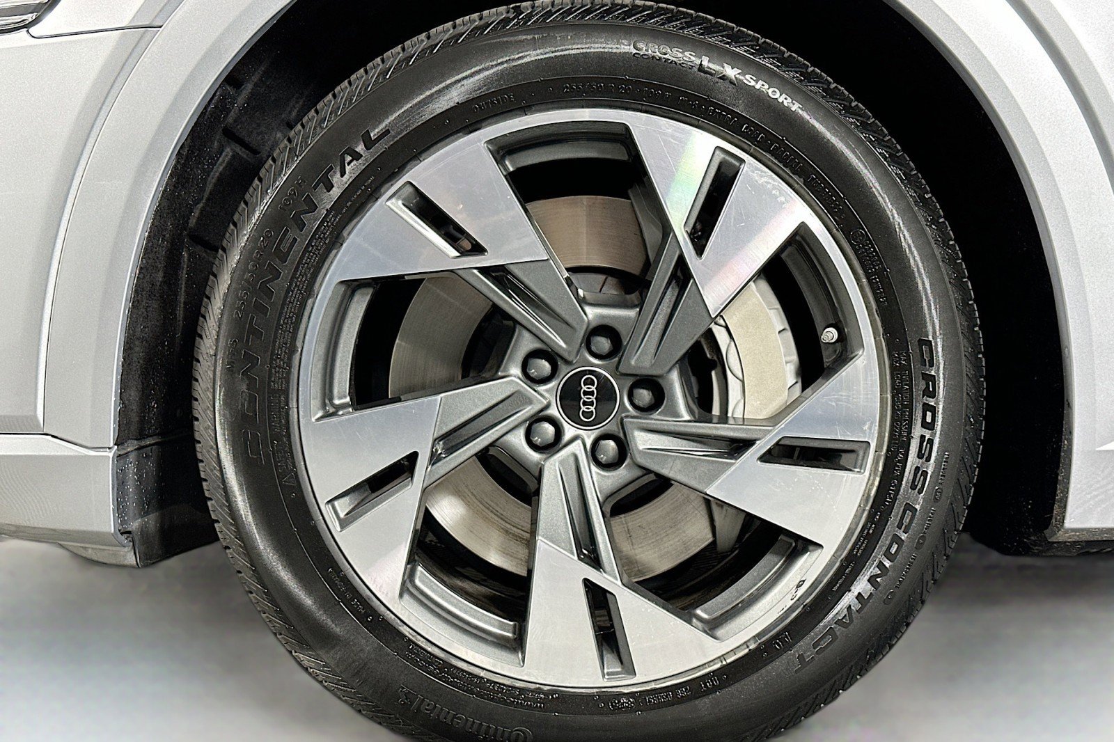 Used 2023 Audi e-tron Premium AWD/4WD image 11