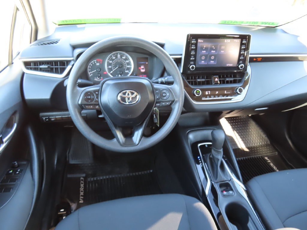 Used 2020 Toyota Corolla LE FWD image 4