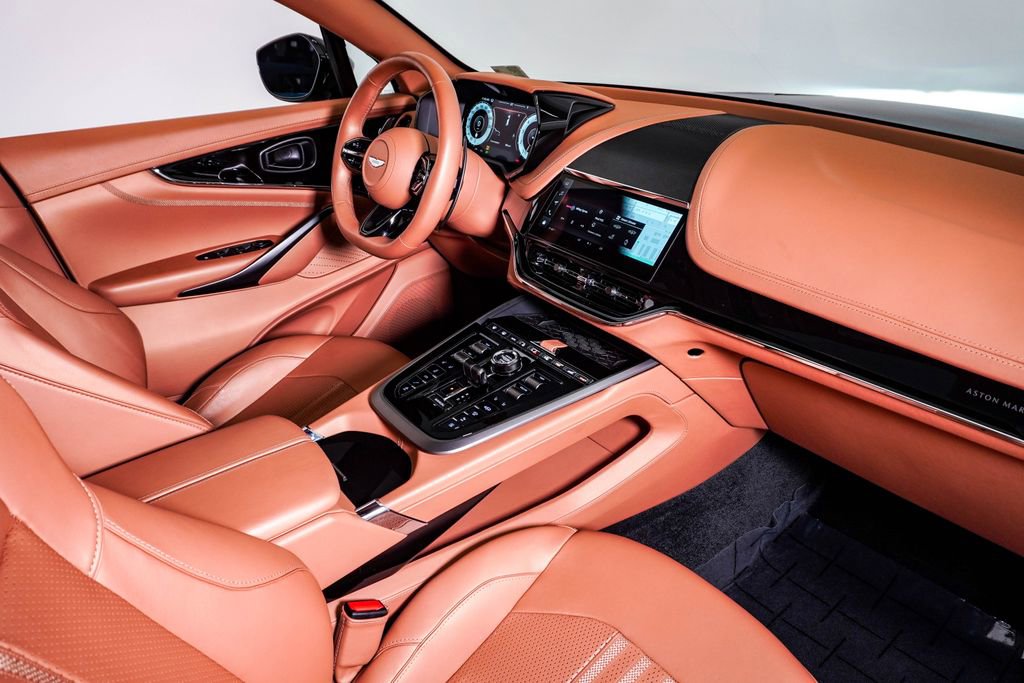 Used 2025 Aston Martin DBX 707 image 17