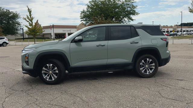 Used 2025 Chevrolet Equinox LT AWD/4WD image 5