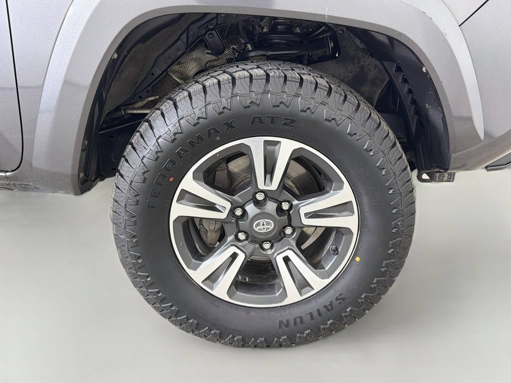 Used 2016 Toyota Tacoma TRD Sport AWD/4WD image 29