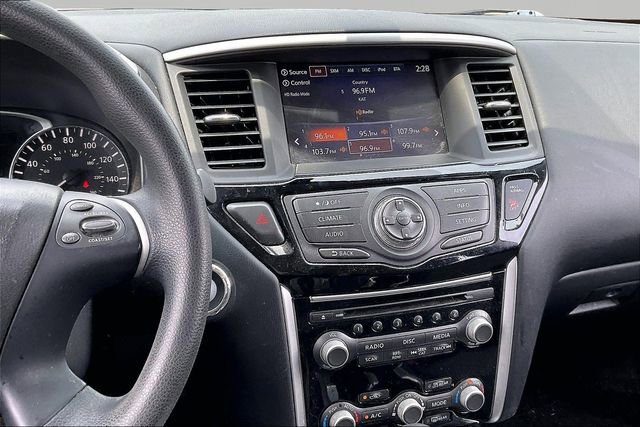 Used 2018 Nissan Pathfinder S FWD image 9