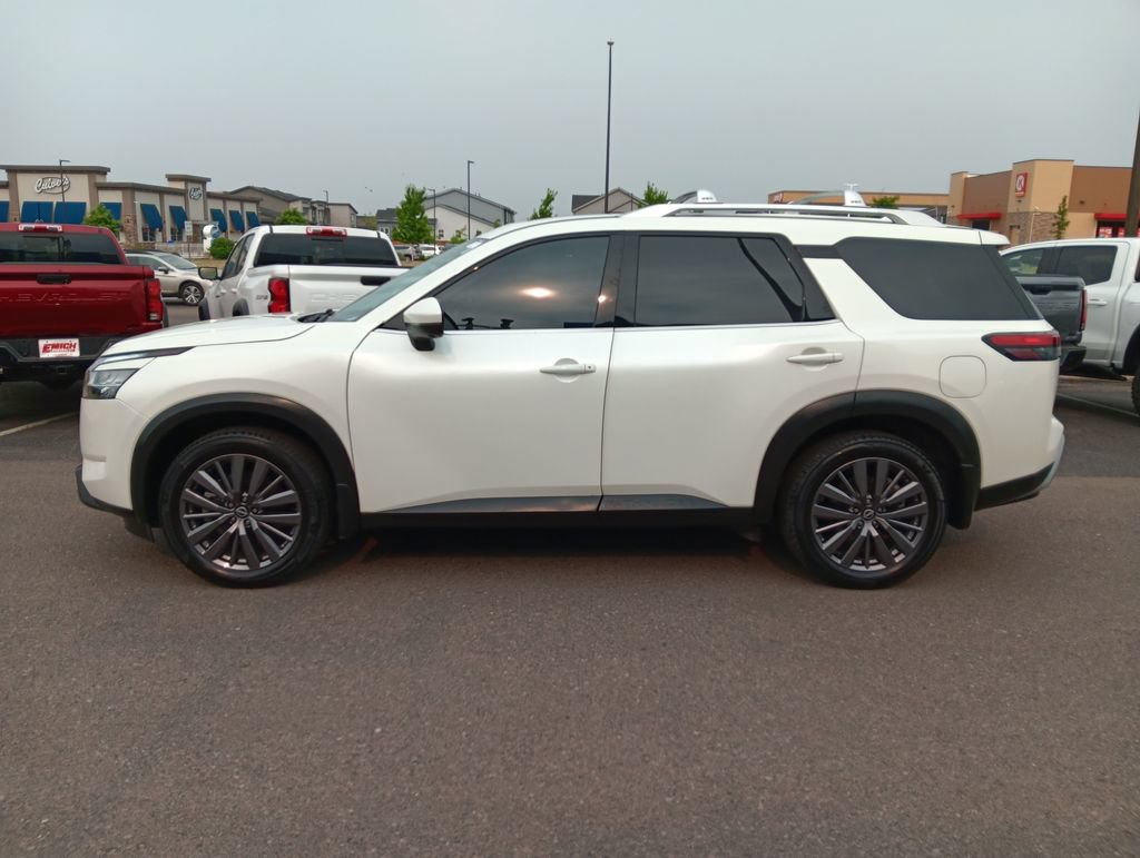 Used 2023 Nissan Pathfinder SL w/ SL Premium Package AWD/4WD image 2