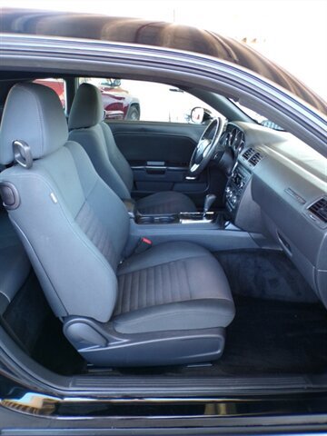 Used 2013 Dodge Challenger SXT RWD image 18