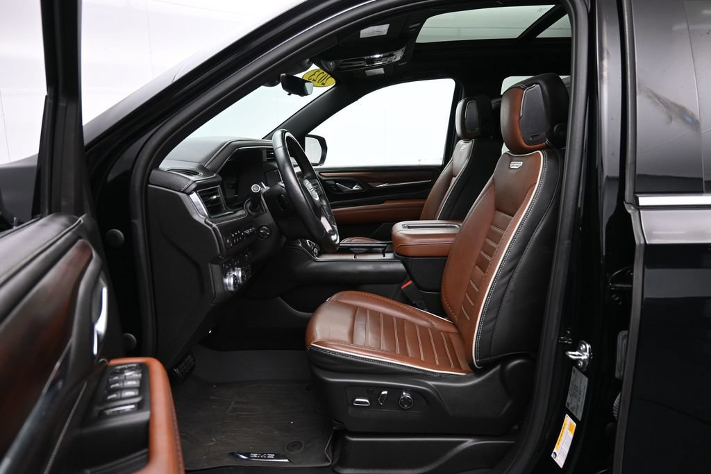 Used 2023 GMC Yukon Denali Ultimate w/ LPO, Floor Liner Package AWD/4WD image 22