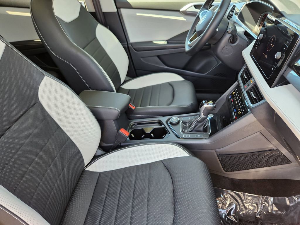 New 2025 Volkswagen Taos SEL AWD/4WD image 5