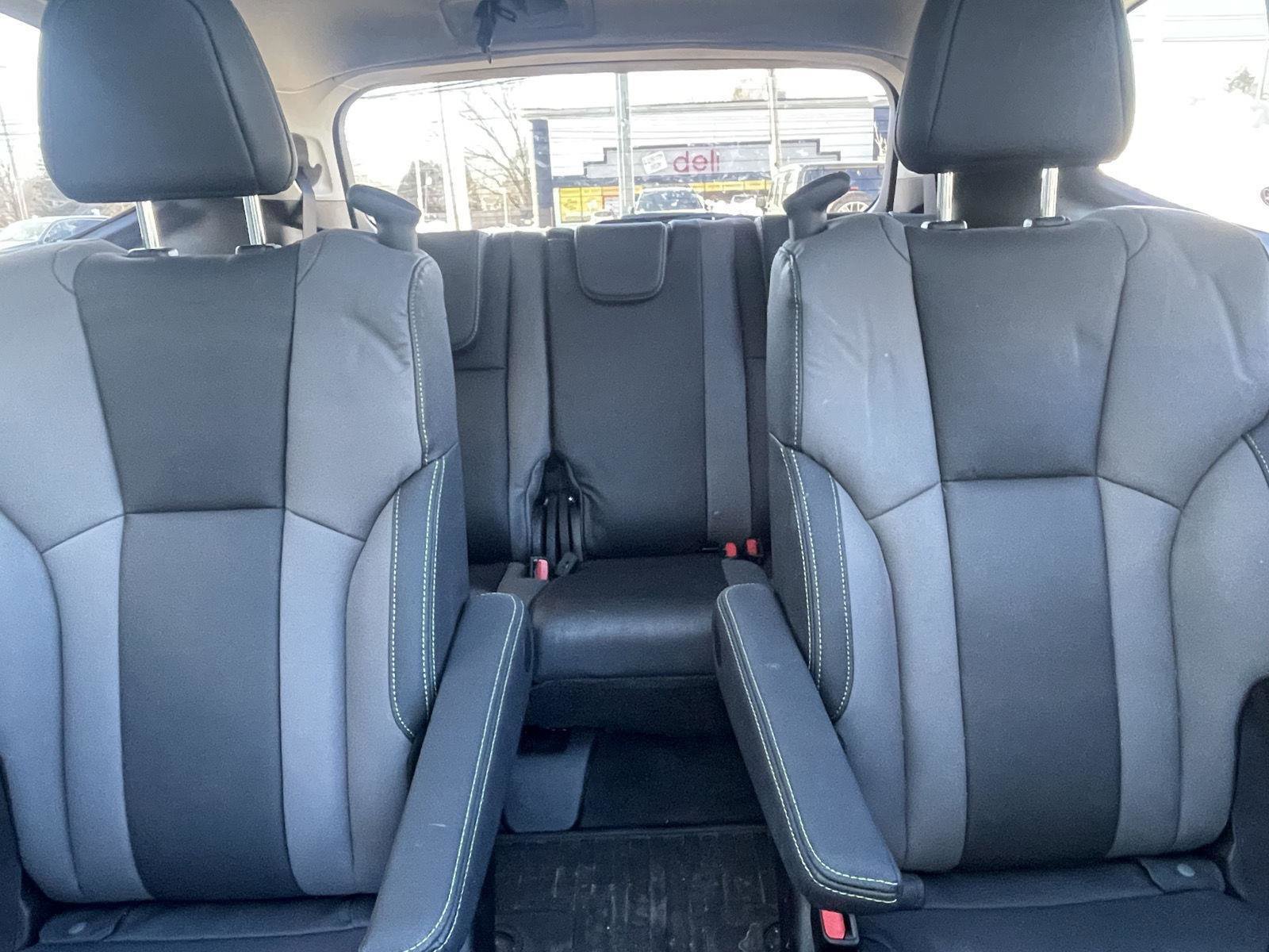 Used 2023 Subaru Ascent Onyx Edition image 9