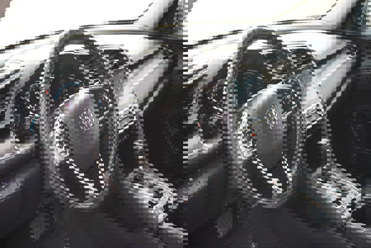 Used 2019 Honda Civic EX-L image 24