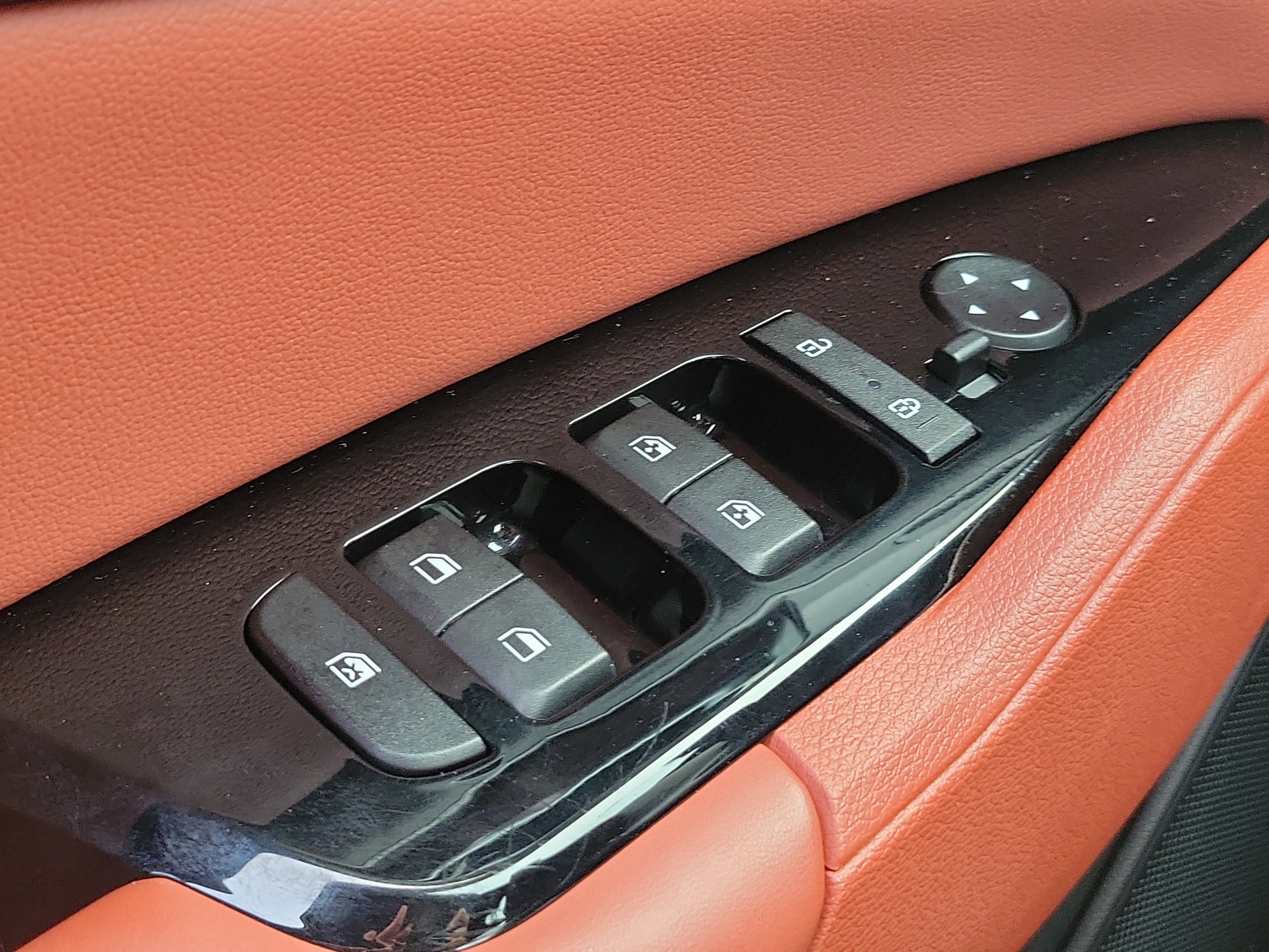 Used 2024 Kia Sportage SX image 29