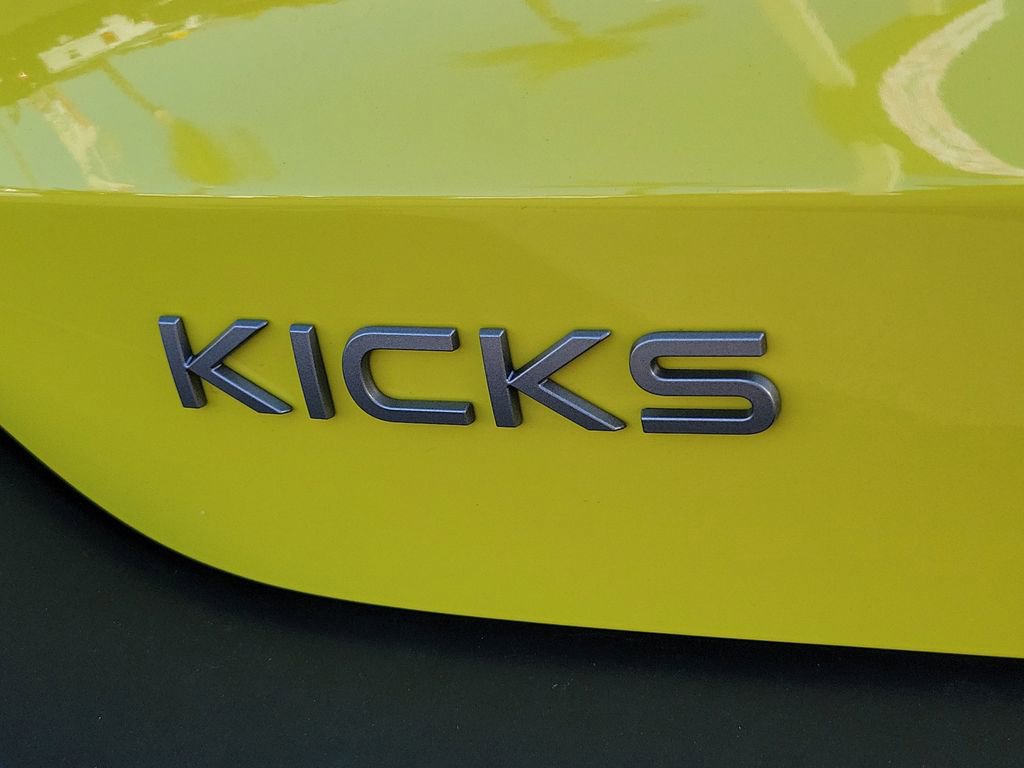 Used 2025 Nissan Kicks SR image 26
