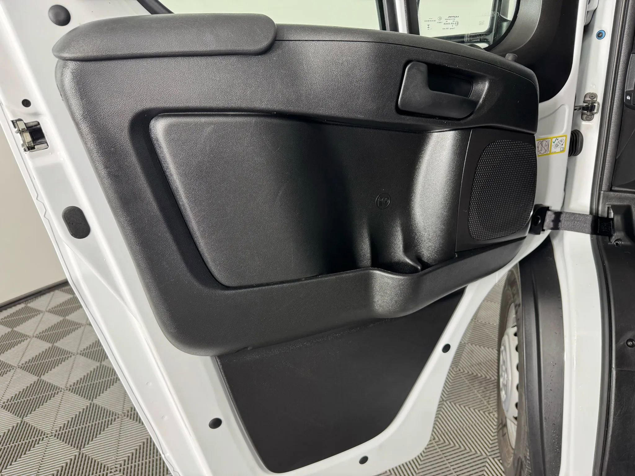 Used 2025 RAM ProMaster 3500 w/ Convenience Group image 32