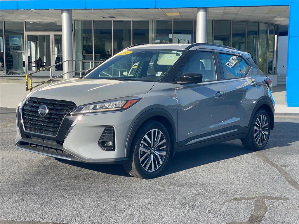 Used 2021 Nissan Kicks SR w/ SR Premium Package FWD image 3
