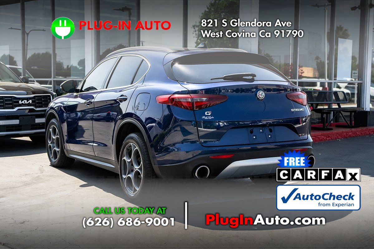 Used 2018 Alfa Romeo Stelvio AWD image 2