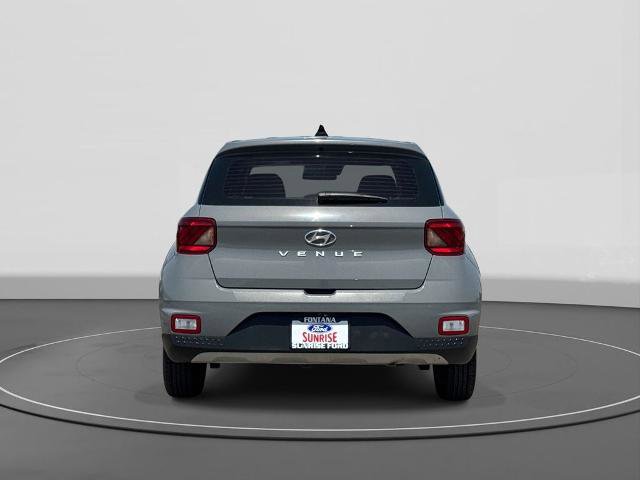 Used 2021 Hyundai Venue SE FWD image 6