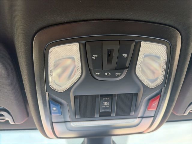 Used 2024 RAM 2500 Tradesman w/ Chrome Appearance Group image 25