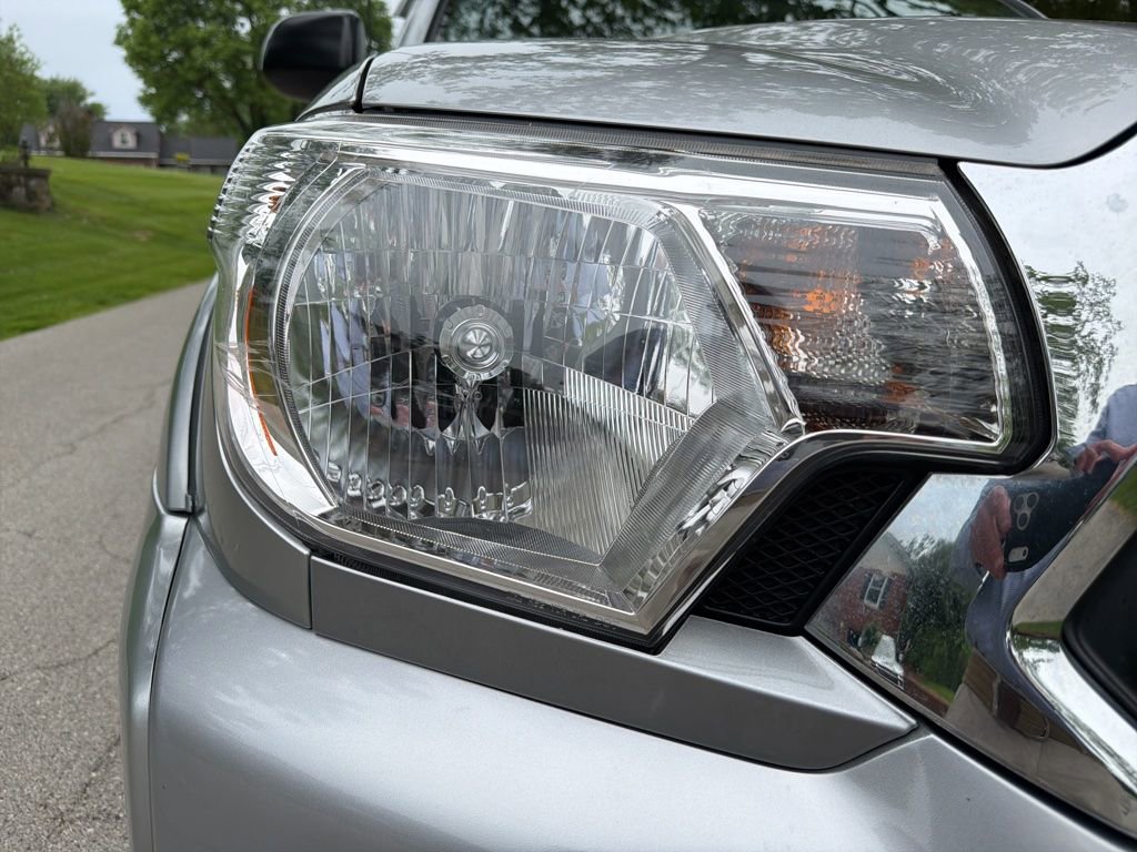 Used 2015 Toyota Tacoma 4x4 Access Cab V6 w/ TRD Off-Road Package image 20