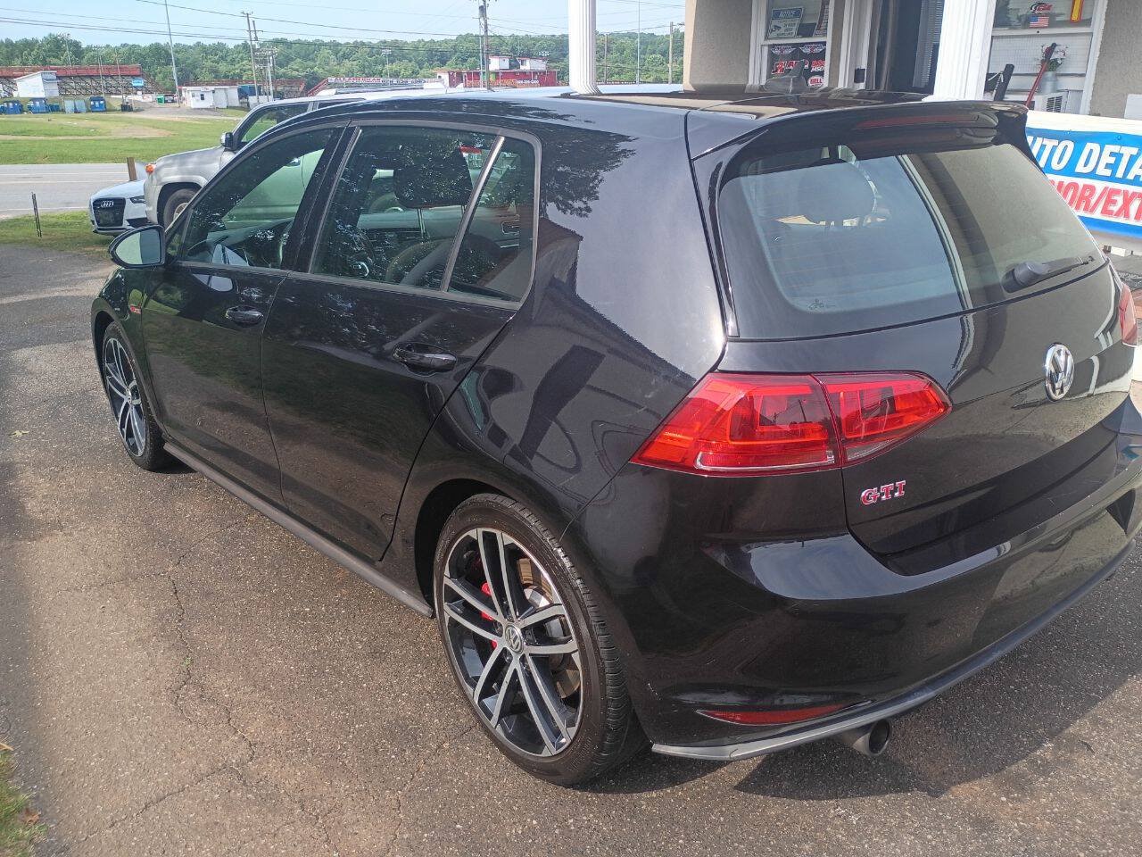 Used 2017 Volkswagen GTI Sport FWD image 7