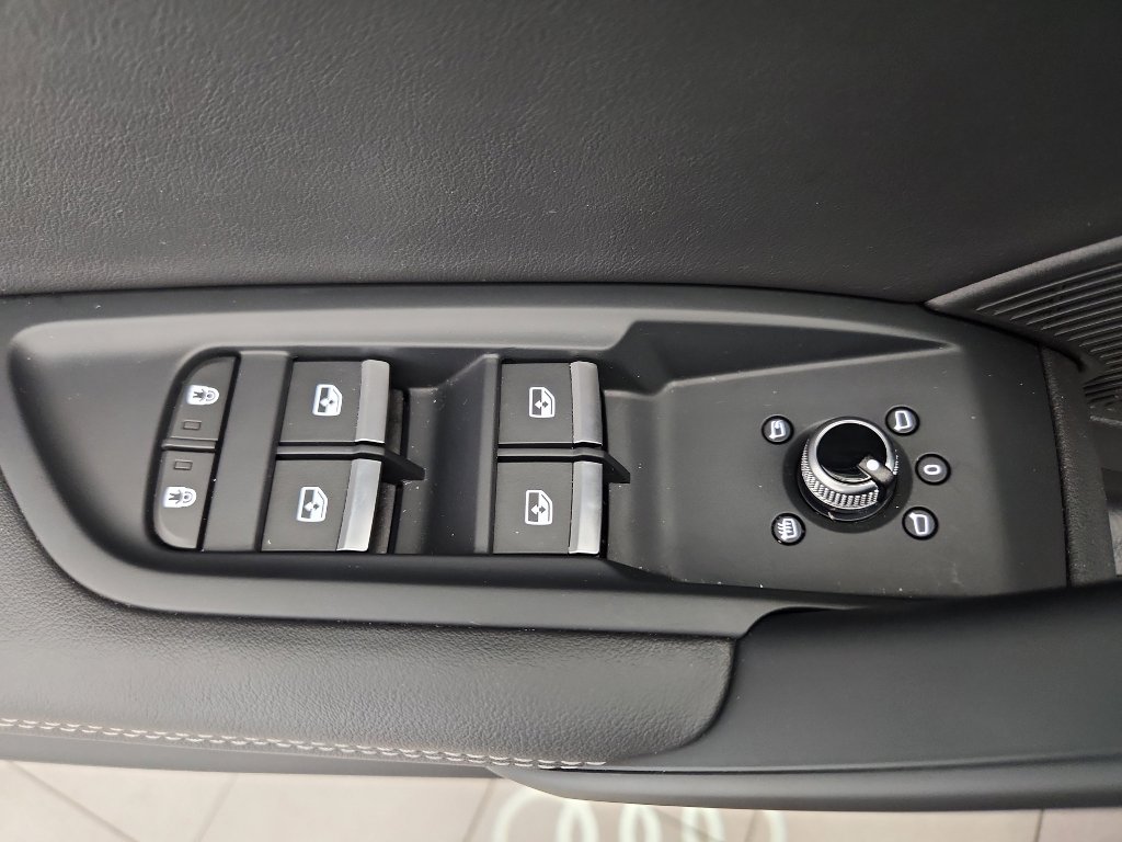 Used 2023 Audi Q5 2.0T Premium Plus w/ Premium Plus Package image 11