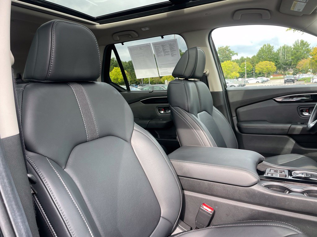 Certified 2025 Honda Pilot Touring image 31