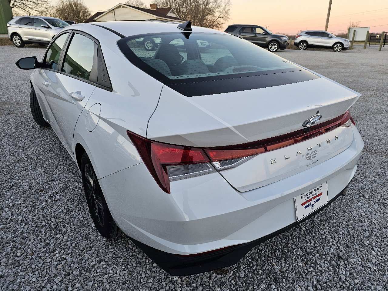 Used 2022 Hyundai Elantra SEL image 6