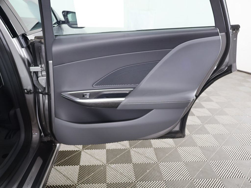 Used 2024 Lucid Air Pure RWD image 22