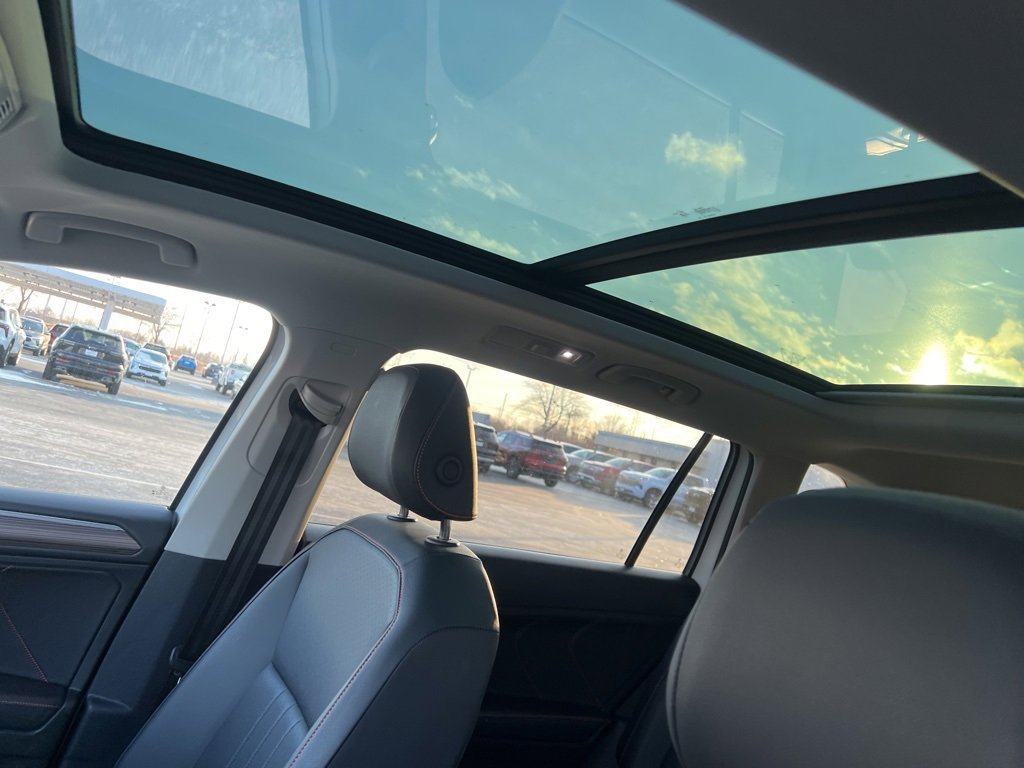 Used 2024 Volkswagen Tiguan Wolfsburg Edition image 9