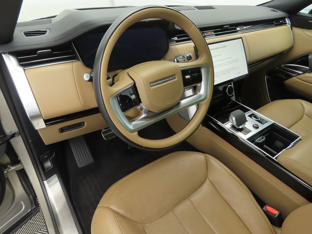 Certified 2023 Land Rover Range Rover SE image 9