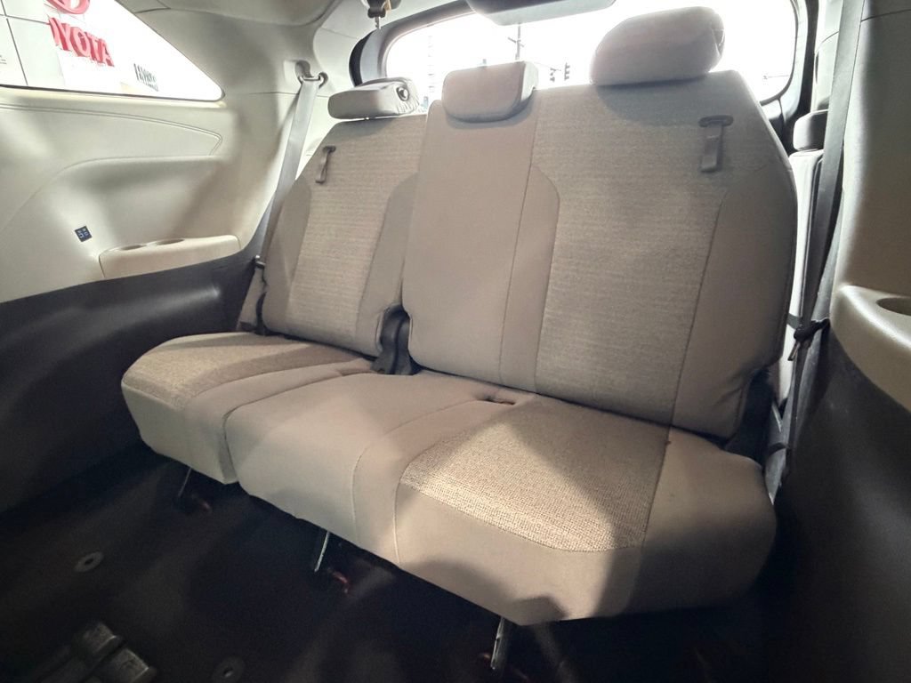 Certified 2022 Toyota Sienna LE AWD/4WD image 35