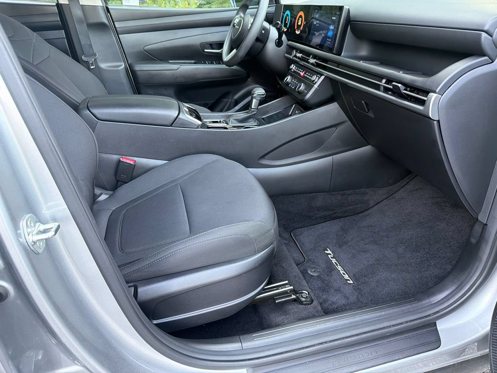 Used 2025 Hyundai Tucson SE FWD image 13