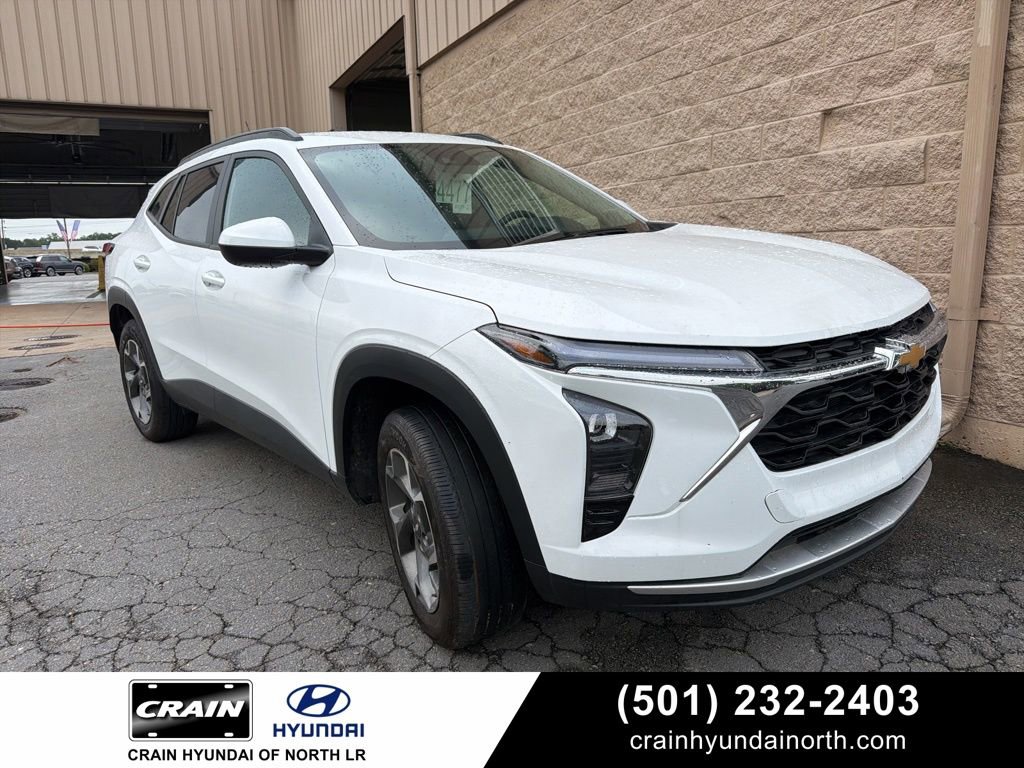 Used 2024 Chevrolet Trax LT FWD image 1