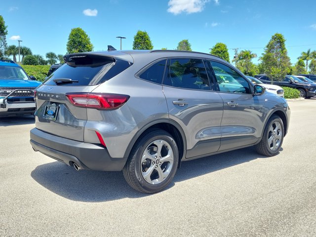 Certified 2025 Ford Escape ST-Line FWD image 7