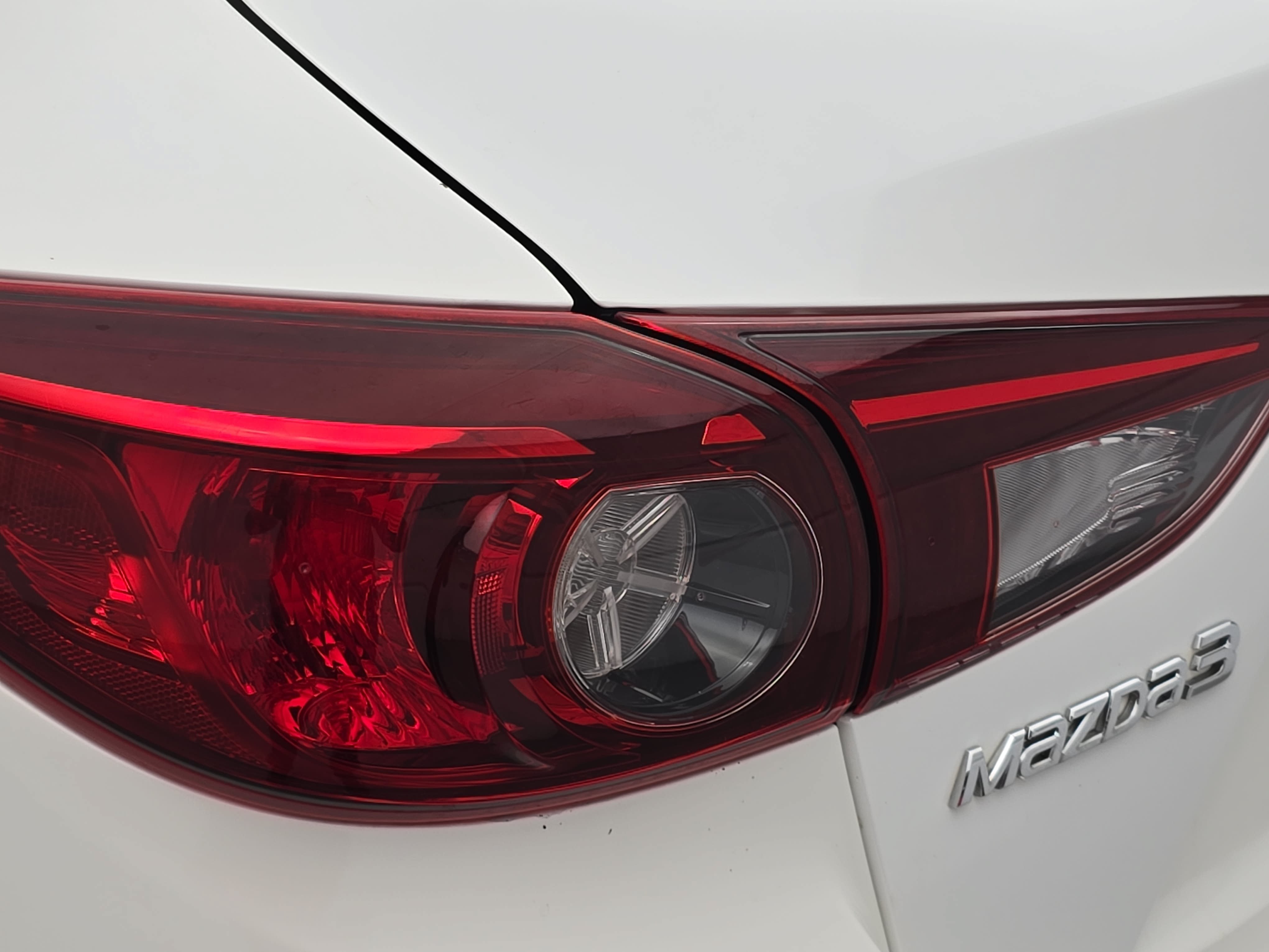 Used 2014 MAZDA MAZDA3 i Grand Touring FWD image 34