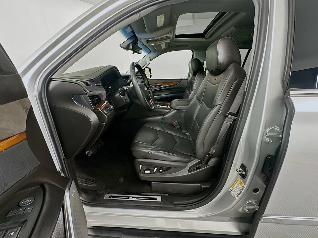 Used 2017 Cadillac Escalade ESV Luxury AWD/4WD image 22