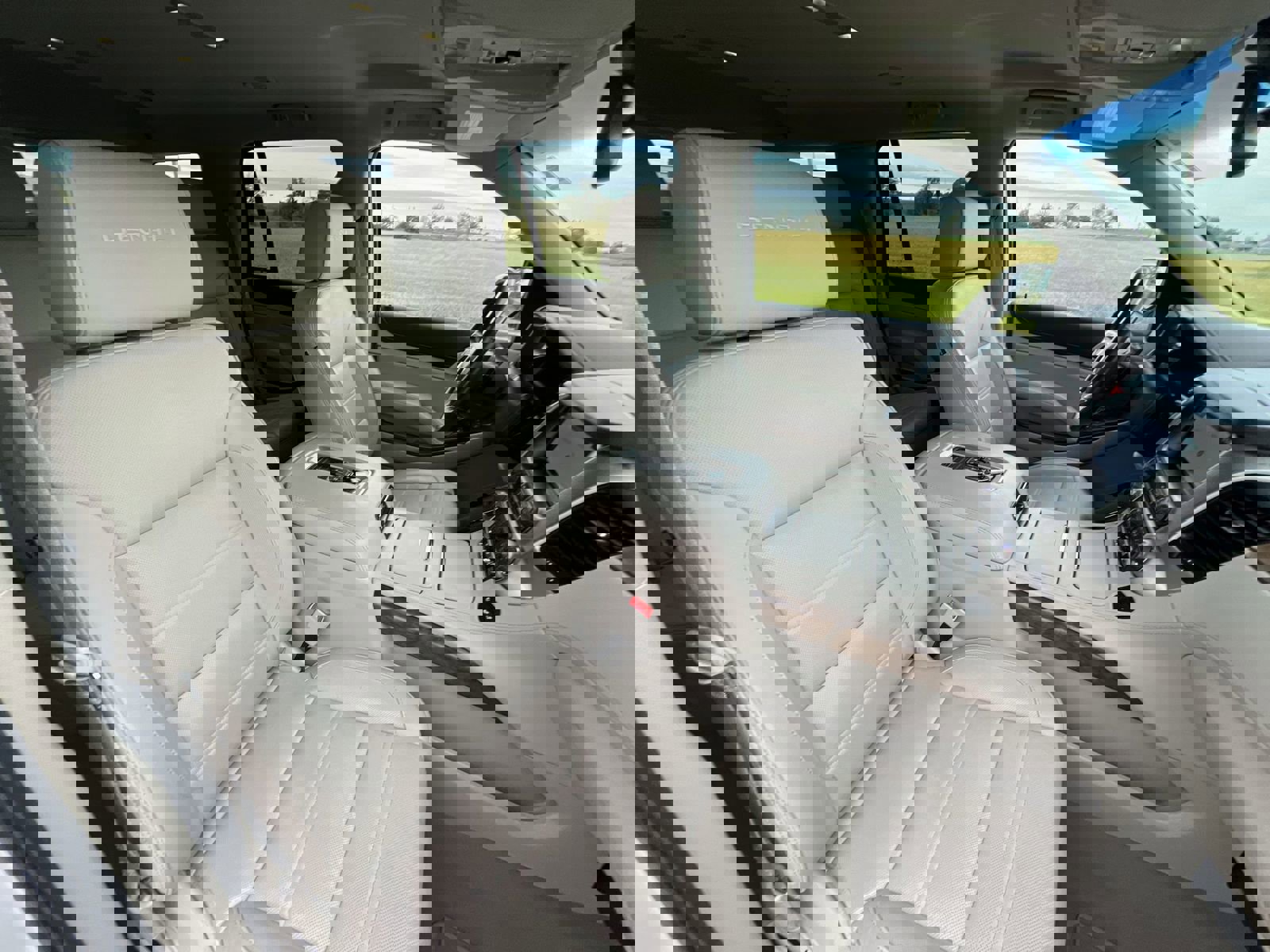 Used 2019 GMC Yukon Denali w/ Enhanced Security Package image 21