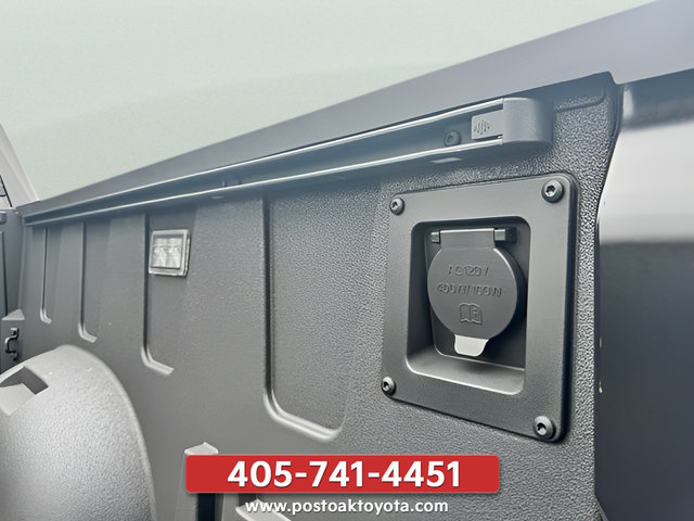 Used 2025 Toyota Tundra Limited AWD/4WD image 15